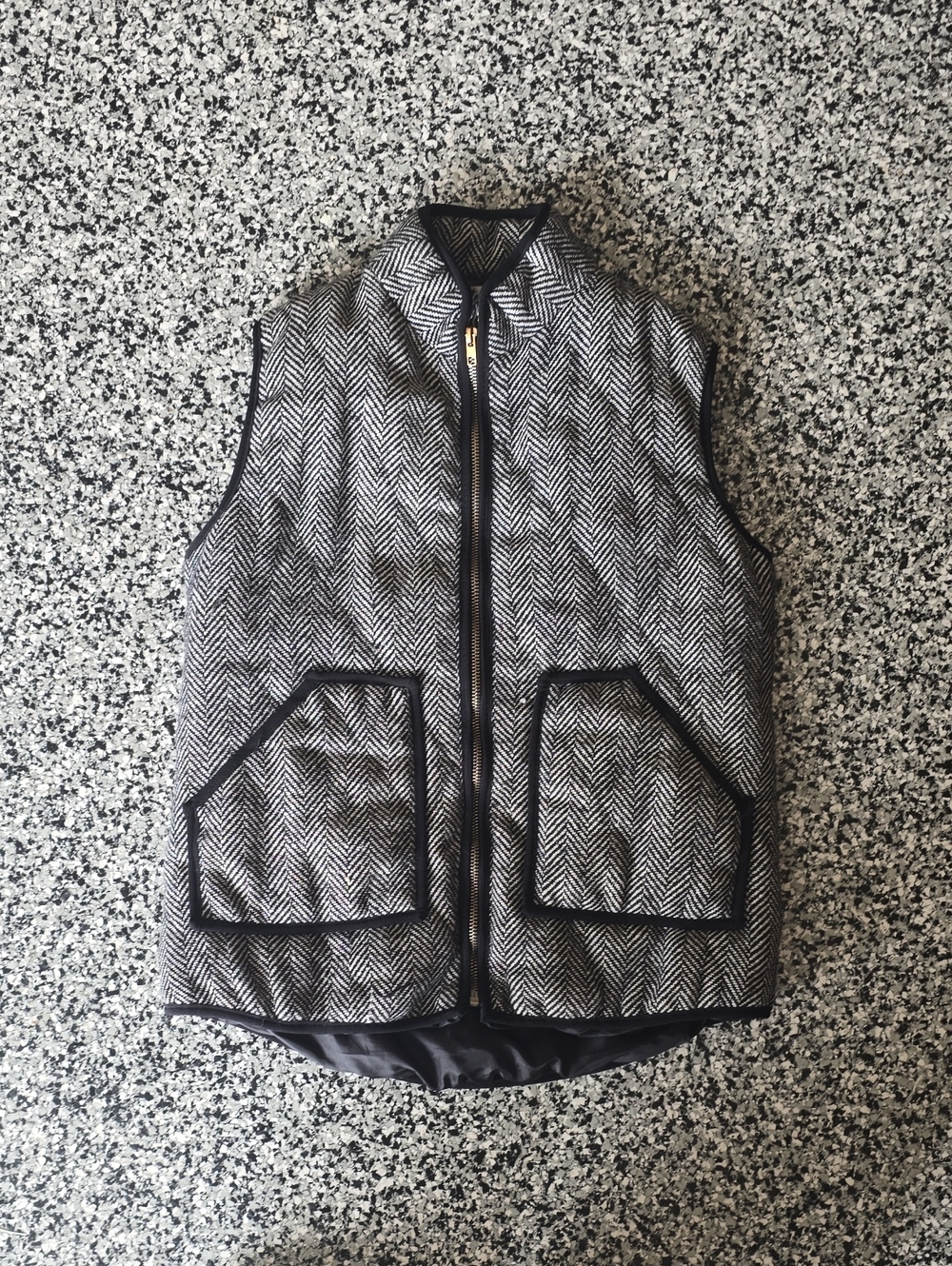 Women's Herringbone Quilted Vest - Black & White